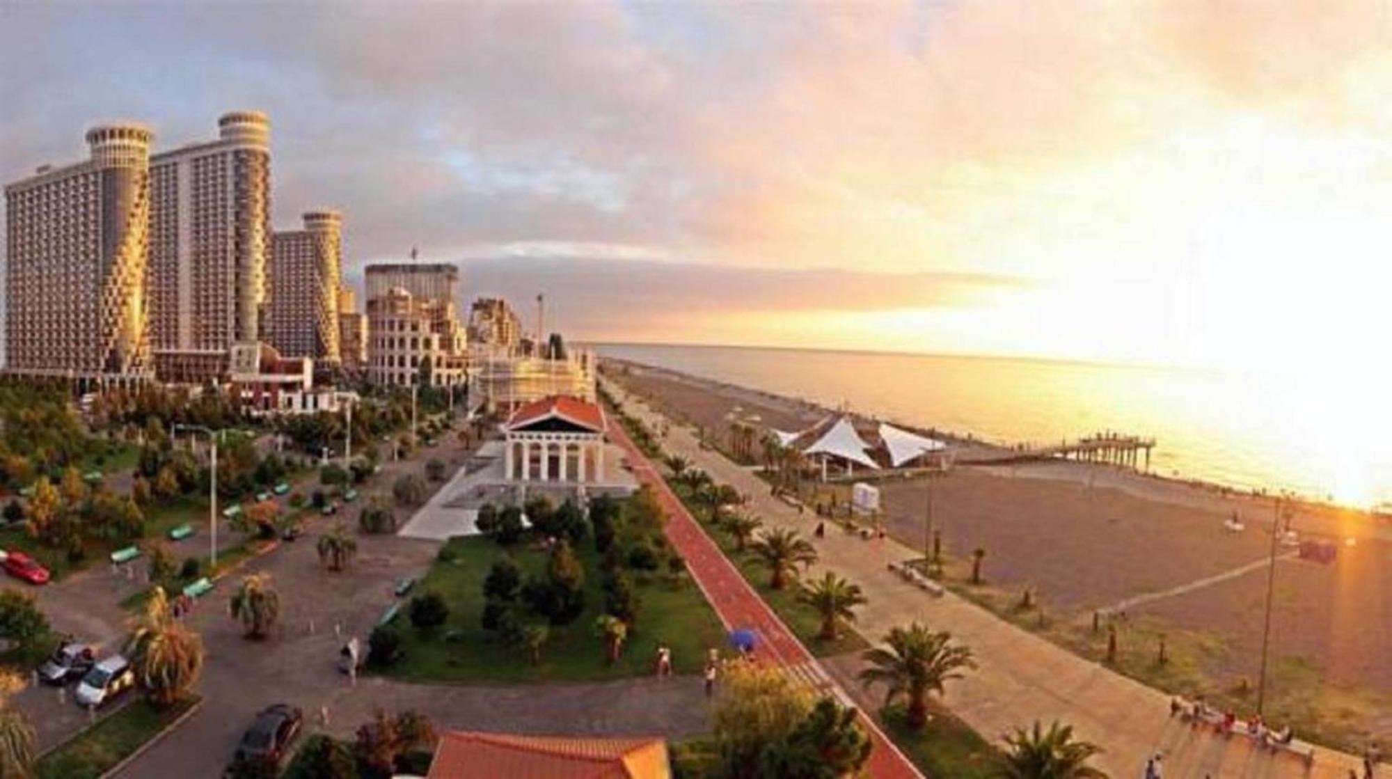 Apart Hotel Black Sea Towers Batumi Exterior photo