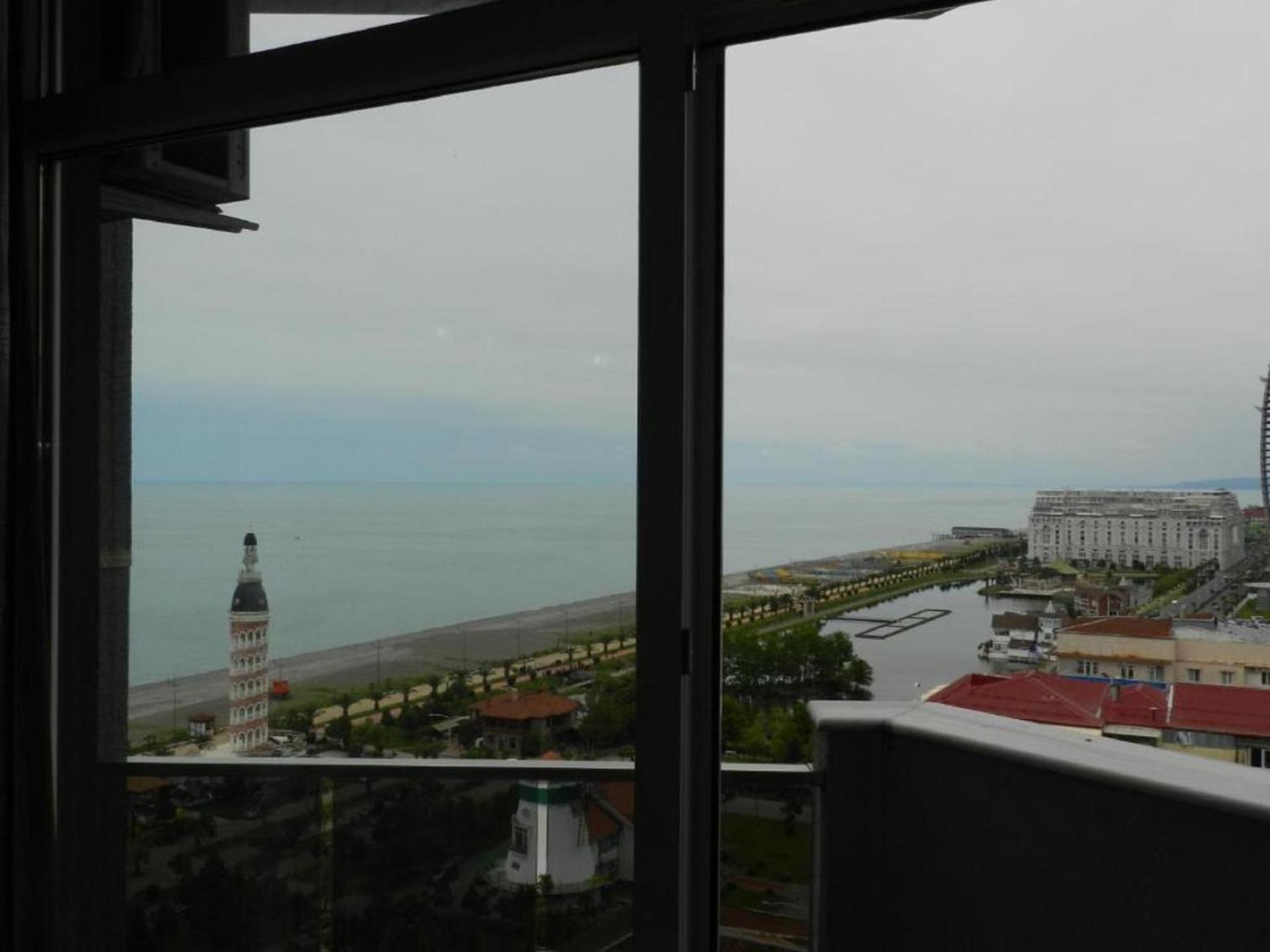 Apart Hotel Black Sea Towers Batumi Exterior photo